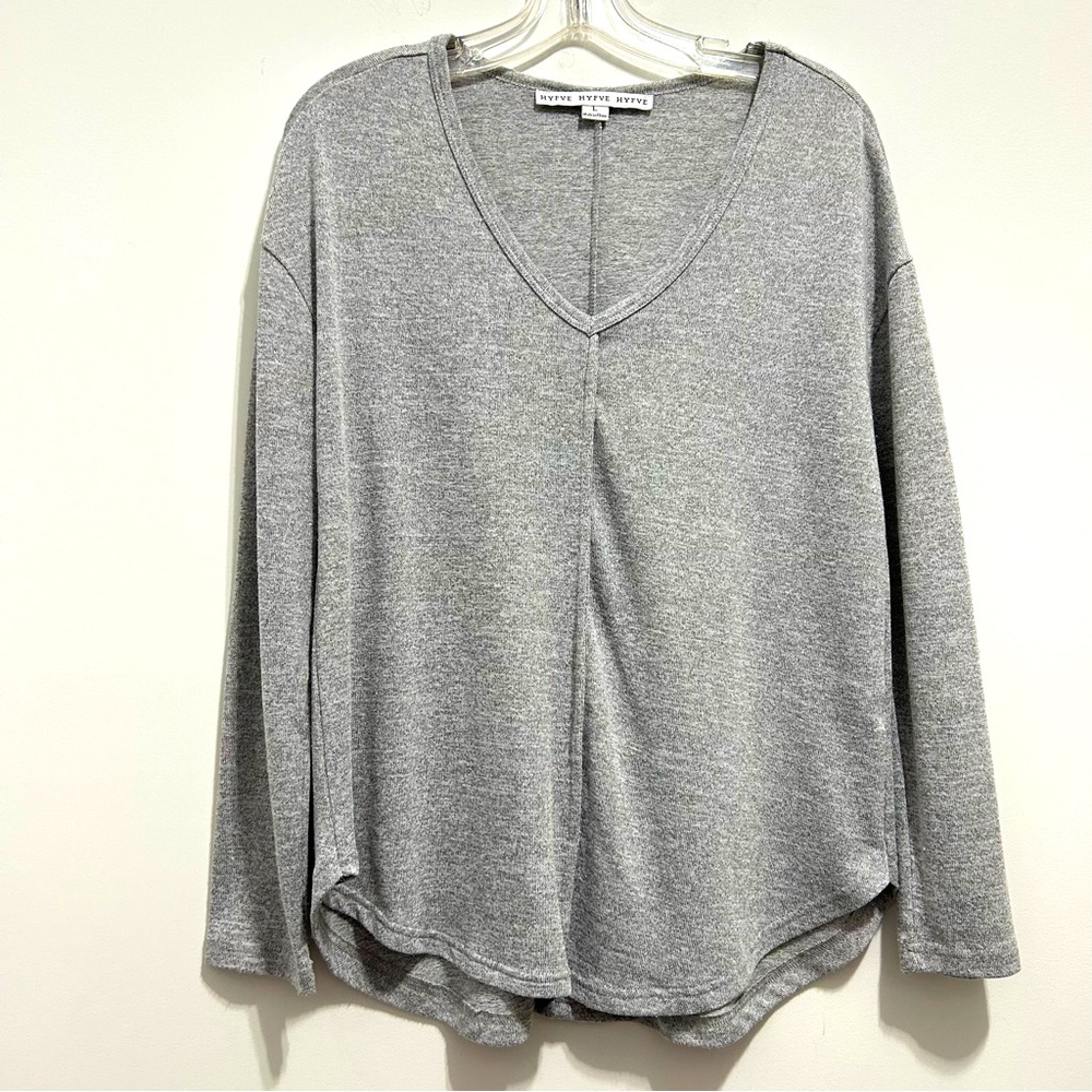 HYFVE Women’s Gray Oversized Long Sleeve V-Neck Sweatshirt